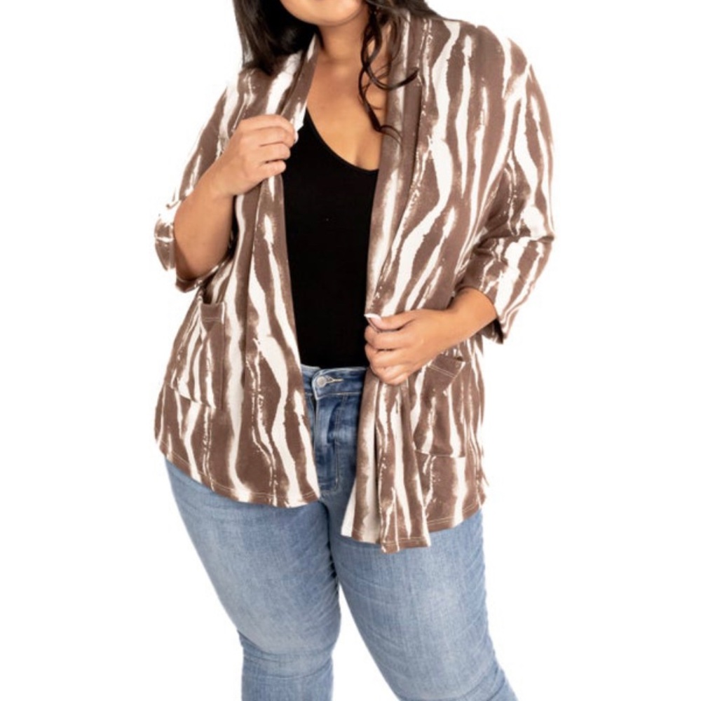Blumin brown and white blazer